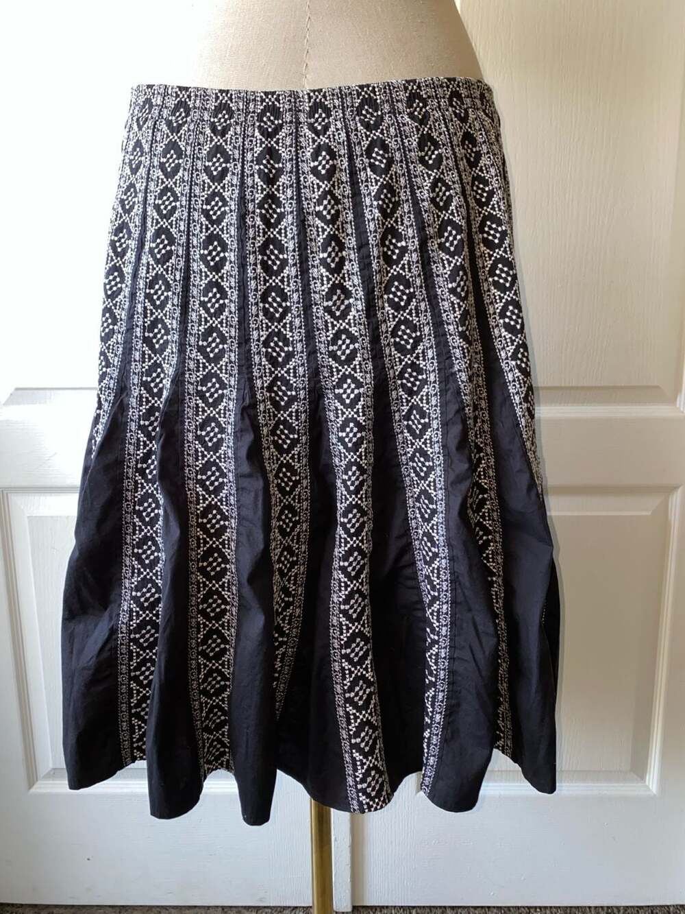 Maggie Sweet Geometric Embroidered Flare Skirt Style 6769